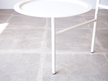 画像をギャラリービューアに読み込む, コンスタンティン・グルチッチのテーブル脚