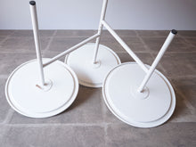 画像をギャラリービューアに読み込む, コンスタンティン・グルチッチのテーブル裏側