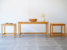 画像をギャラリービューアに読み込む, カートウストヴィのネストテーブルと雑貨