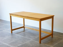 画像をギャラリービューアに読み込む, Kurt Østervig Table