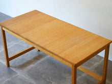 画像をギャラリービューアに読み込む, Kurt Østervig Table