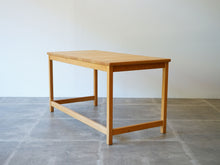 画像をギャラリービューアに読み込む, Kurt Østervig Table