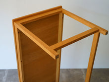 画像をギャラリービューアに読み込む, Kurt Østervig Table