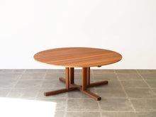 画像をギャラリービューアに読み込む, 北欧ダイニングテーブルの全体像マホガニー