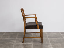 画像をギャラリービューアに読み込む, ヤコブ・ケア椅子の側面