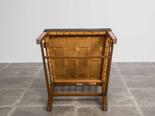 画像をギャラリービューアに読み込む, ヤコブ・ケア椅子の裏面