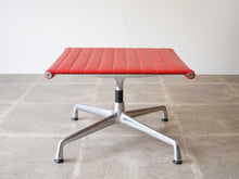 画像をギャラリービューアに読み込む, Charles Eames & Ray Eames Chair & Stool