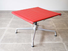 画像をギャラリービューアに読み込む, Charles Eames & Ray Eames Chair & Stool