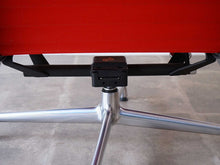 画像をギャラリービューアに読み込む, Charles Eames & Ray Eames Chair & Stool