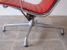 画像をギャラリービューアに読み込む, Charles Eames & Ray Eames Chair & Stool