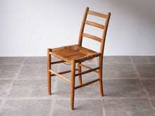 画像をギャラリービューアに読み込む, ヤコブセンの1stチェア