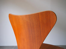 画像をギャラリービューアに読み込む, Arne Jacobsen Model 3107 Chair