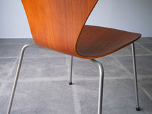 画像をギャラリービューアに読み込む, Arne Jacobsen Model 3107 Chair