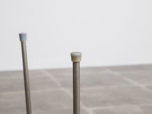 画像をギャラリービューアに読み込む, ヤコブセンのスツールの脚先