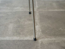 画像をギャラリービューアに読み込む, ヤコブセンのスツール脚部