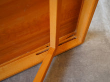 画像をギャラリービューアに読み込む, Mogens Koch Foldable Table