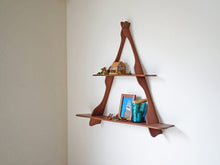 画像をギャラリービューアに読み込む, Peder Moos & school Triangular shelves