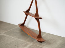 画像をギャラリービューアに読み込む, Peder Moos & school Triangular shelves