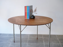 画像をギャラリービューアに読み込む, 北欧(デンマーク)ダイニング丸テーブルと本
