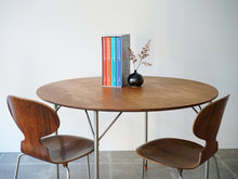画像をギャラリービューアに読み込む, 北欧ダイニング丸テーブルとヤコブセンのアントチェア
