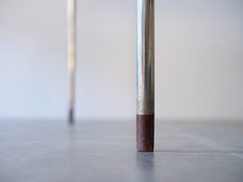 画像をギャラリービューアに読み込む, 北欧(ダイニング)ダイニング丸テーブルの脚先の靴はチーク材