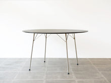 画像をギャラリービューアに読み込む, ヤコブセンのテーブルの全体図