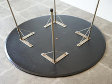 画像をギャラリービューアに読み込む, ヤコブセンのテーブルの天板裏