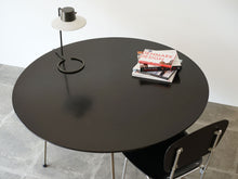 画像をギャラリービューアに読み込む, ヤコブセンのテーブルの使用イメージ