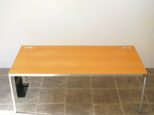 画像をギャラリービューアに読み込む, Writing desk with chromed steel frame