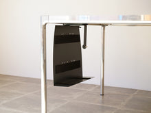 画像をギャラリービューアに読み込む, Writing desk with chromed steel frame