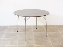 画像をギャラリービューアに読み込む, ヤコブセンのテーブル