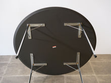 画像をギャラリービューアに読み込む, ヤコブセンのテーブルの裏面