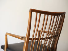 画像をギャラリービューアに読み込む, Hans J. WegnerのロッキングチェアML33の背もたれ背面