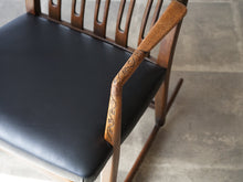 画像をギャラリービューアに読み込む, Hans J. WegnerのロッキングチェアML33のアーム部は補修済み