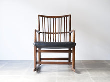 画像をギャラリービューアに読み込む, Hans J. WegnerのロッキングチェアML33の正面