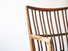 画像をギャラリービューアに読み込む, Hans J. WegnerのロッキングチェアML33の背もたれの装飾