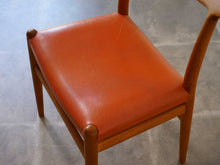 画像をギャラリービューアに読み込む, ハンスJウェグナーのW2チェア座面