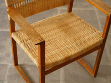 画像をギャラリービューアに読み込む, モーエンセンのBM62の座面