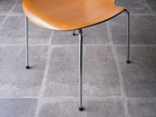 画像をギャラリービューアに読み込む, グランプリチェアの脚