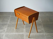 画像をギャラリービューアに読み込む, Danish furniture design Sewing table