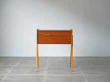 画像をギャラリービューアに読み込む, Danish furniture design Sewing table