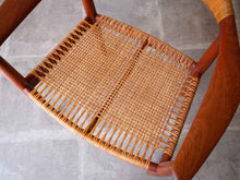 画像をギャラリービューアに読み込む, ハンスJウェグナーのJH501チェアの座面