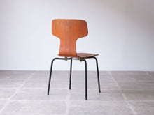 画像をギャラリービューアに読み込む, アルネ・ヤコブセン 子供用椅子
