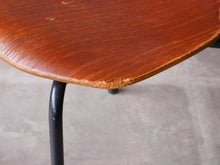 画像をギャラリービューアに読み込む, アルネ・ヤコブセン 子供用椅子