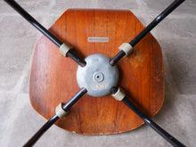 画像をギャラリービューアに読み込む, アルネ・ヤコブセン 子供用椅子