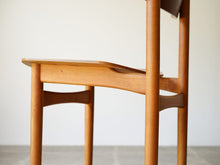 画像をギャラリービューアに読み込む, モーエンセンの椅子のフレームを左から