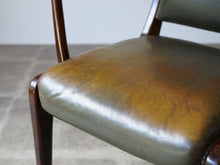 画像をギャラリービューアに読み込む, デンマークのマホガニーチェアの座面左前方