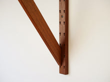 画像をギャラリービューアに読み込む, デンマークデザインのウォールシェルフの下部