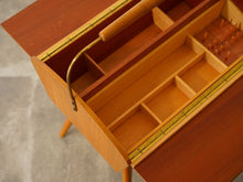 画像をギャラリービューアに読み込む, デンマークのソーイングボックス(裁縫箱)小物入れ