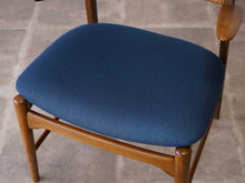 画像をギャラリービューアに読み込む, E.Knudsen(クヌードセン)のアームチェアチェアモデル48の座面はウール張り